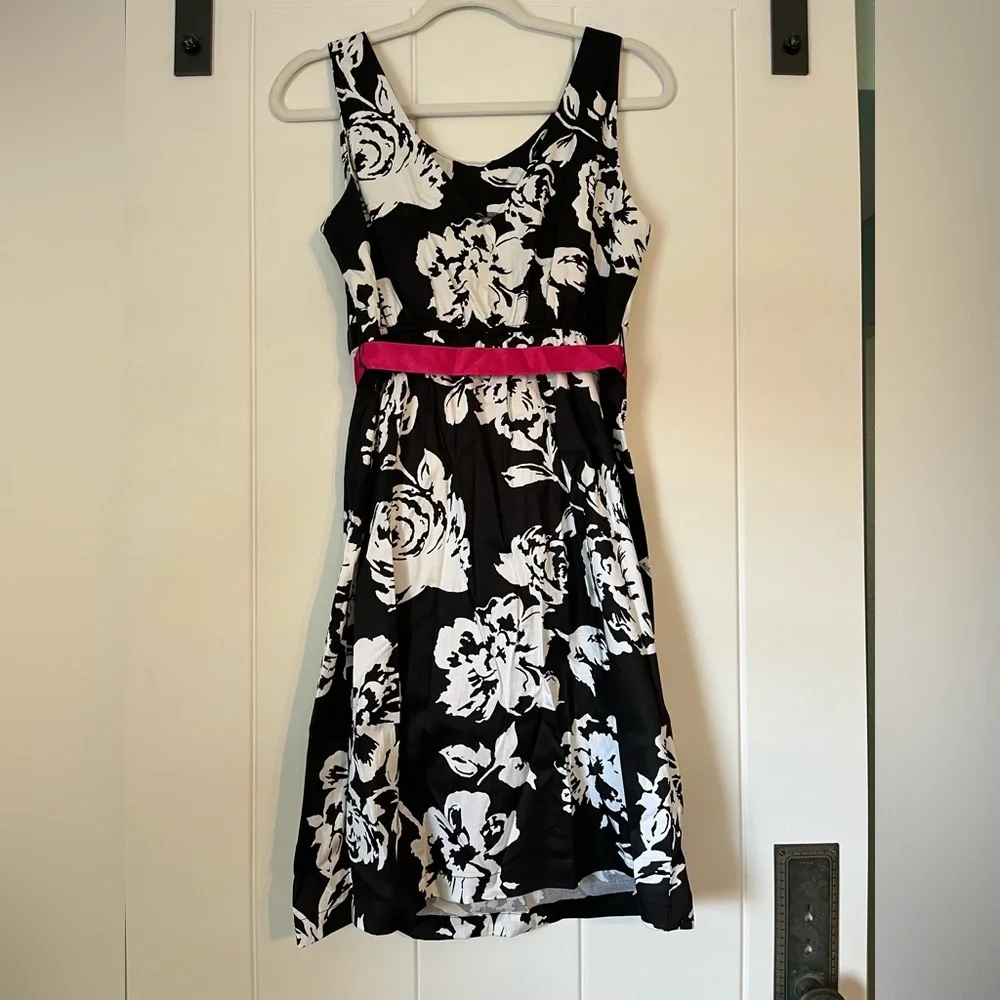 Two Hearts Maternity black and white floral dress - Picture 2 of 2